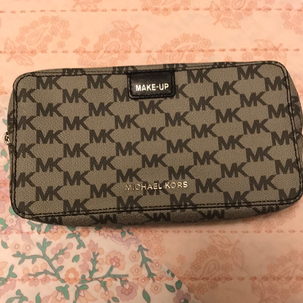Michael Kors make-up bag
